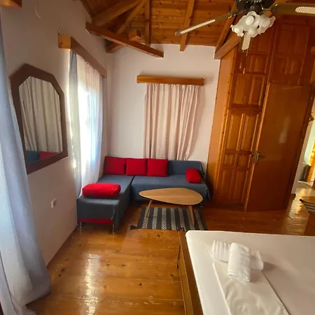 Stavros Classic * Stoúpa